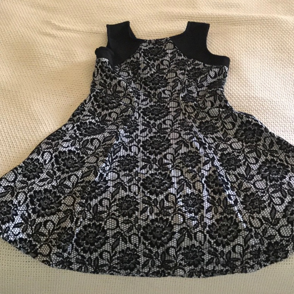 SOLD** Child’s black white sleeveless dress